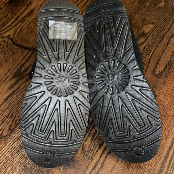 UGG Men's Neumel Shoes - Picture 6 of 8